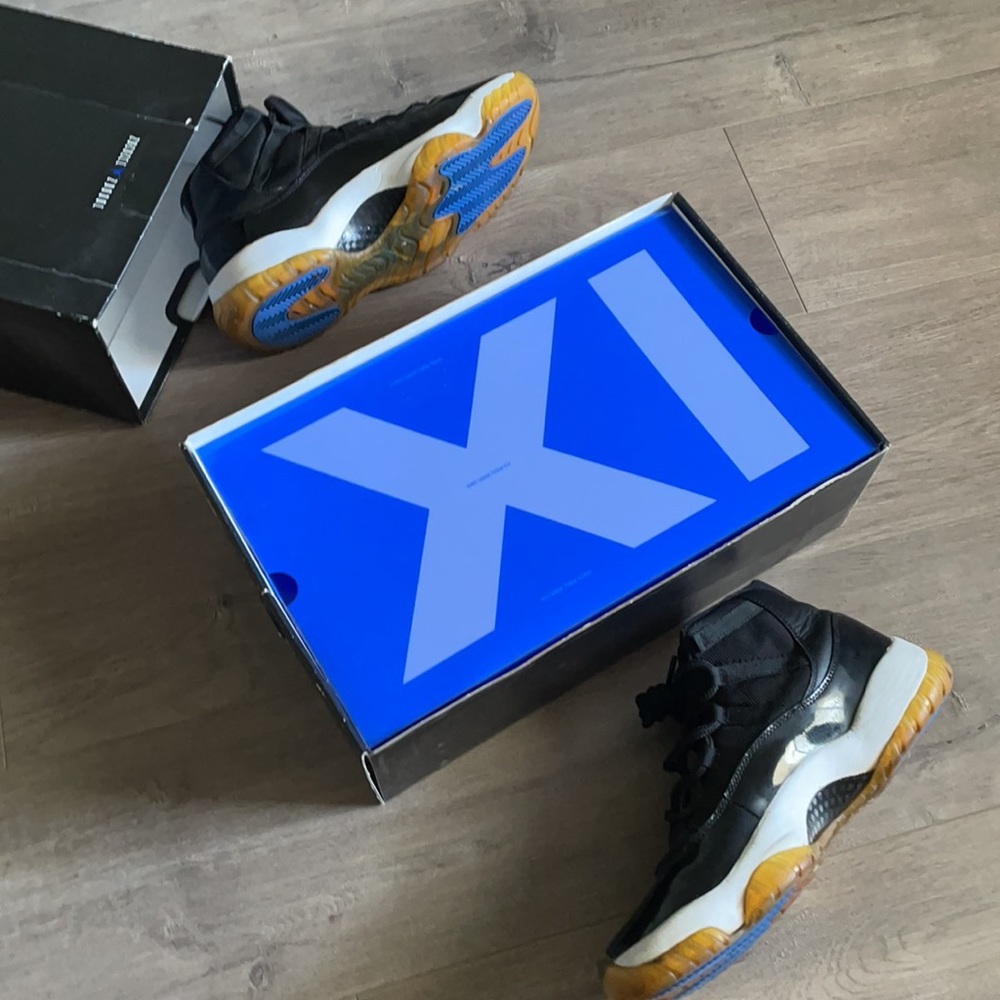 Air Jordan “Space Jam” XIs size 9.5